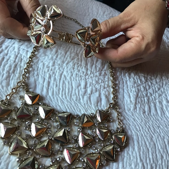 💐3 for $20💐 Necklace & bracelet - Picture 3 of 5